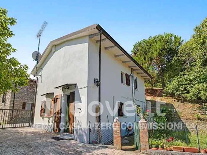 Casa con 6 locali in vendita in Via Ca' Pagliana, Monzuno