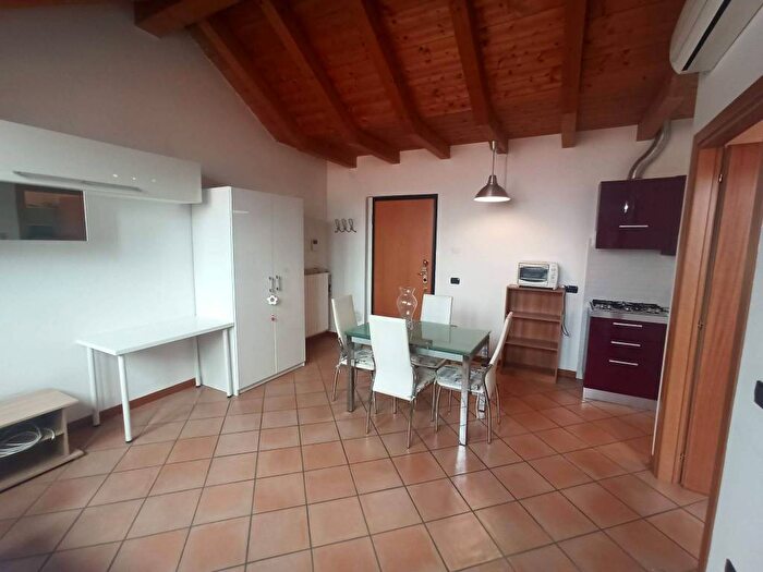 Appartamento monolocale in affitto in Via Santi Pietro e Paolo, Centro Storico, Lissone