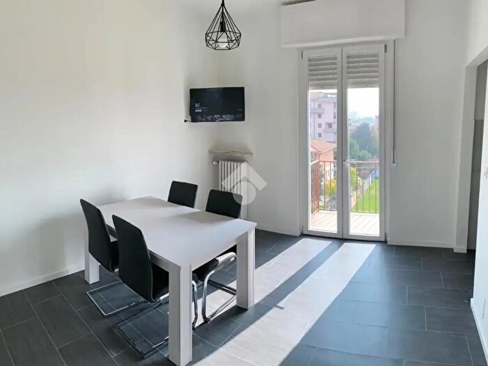 Appartamento trilocale in vendita in Via Fornari, Verona