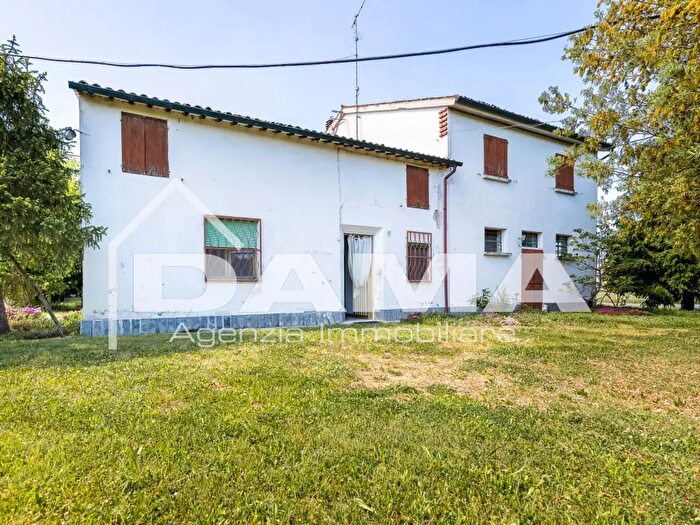 Casa con 11 locali in vendita in Via Donesilio, Faenza