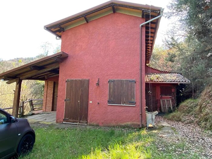 Casa con 5 locali in vendita in Via delle Selvette, Camaiore