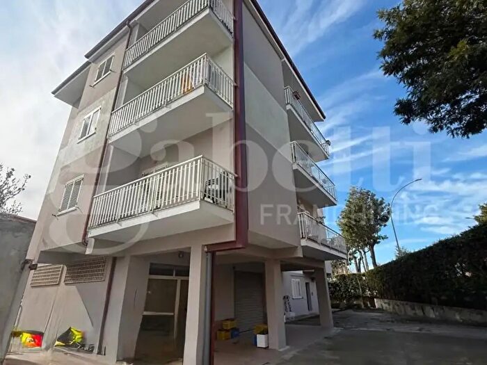 Appartamento con 5 locali in vendita in Via Mantegna, Lamezia Terme