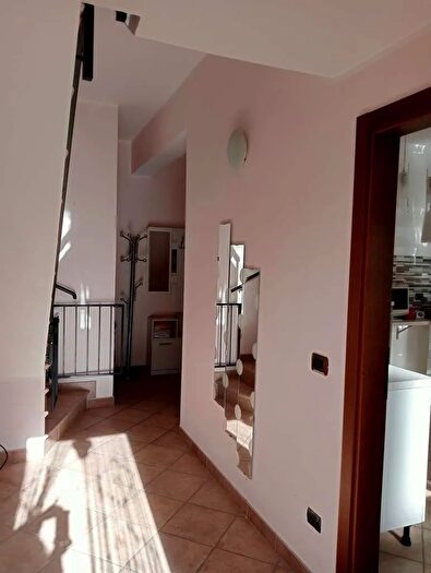 Casa con 6 locali in vendita in Solero