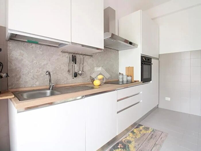 Appartamento trilocale in affitto in Via Polonia, Pomezia