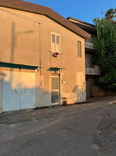 Appartamento con 6 locali in vendita in Via P Mattarella, Zambrone