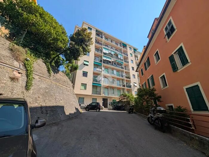 Appartamento trilocale in vendita in Via Giambattista Gaulli, Genova