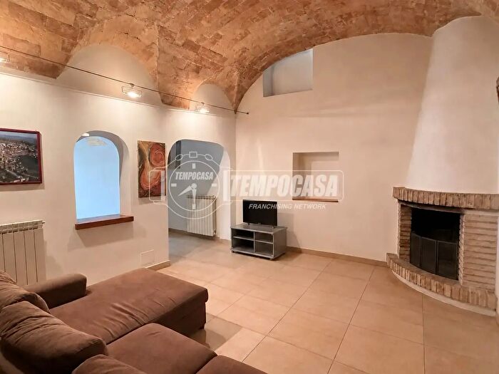 Casa trilocale in vendita in Via Montana, Tarquinia