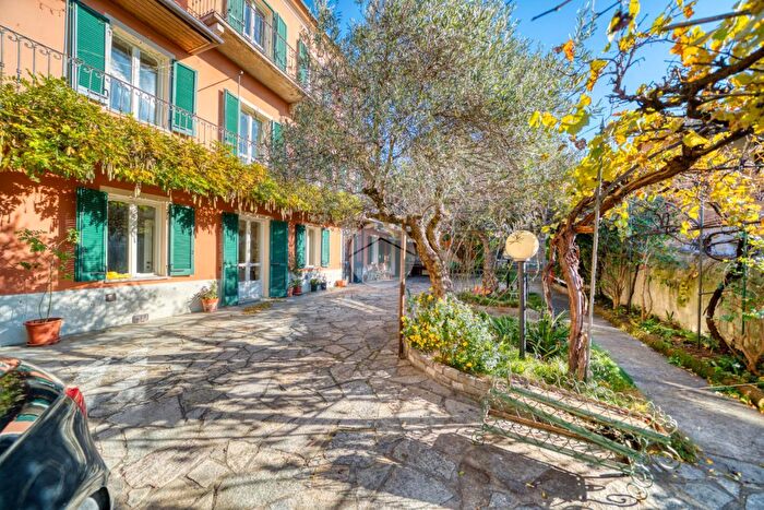 Casa con 8 locali in vendita in Via Alberto da Rivoli, Rivoli