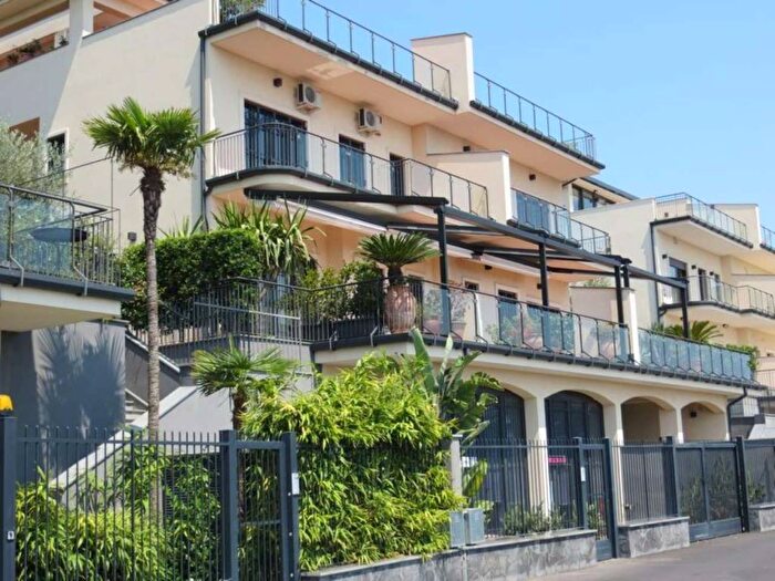 Appartamento con 6 locali in vendita in via Matilde Serao, San Giovanni la Punta