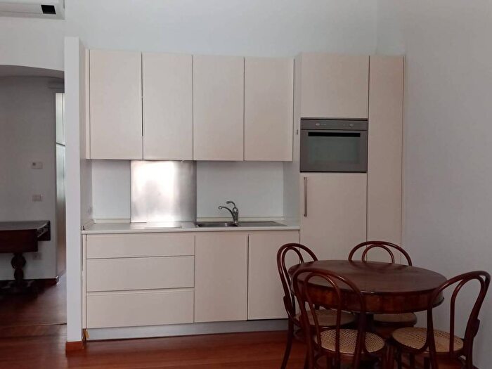 Appartamento bilocale in affitto in Via Ludovico Ariosto, Vincenzo Monti, Milano