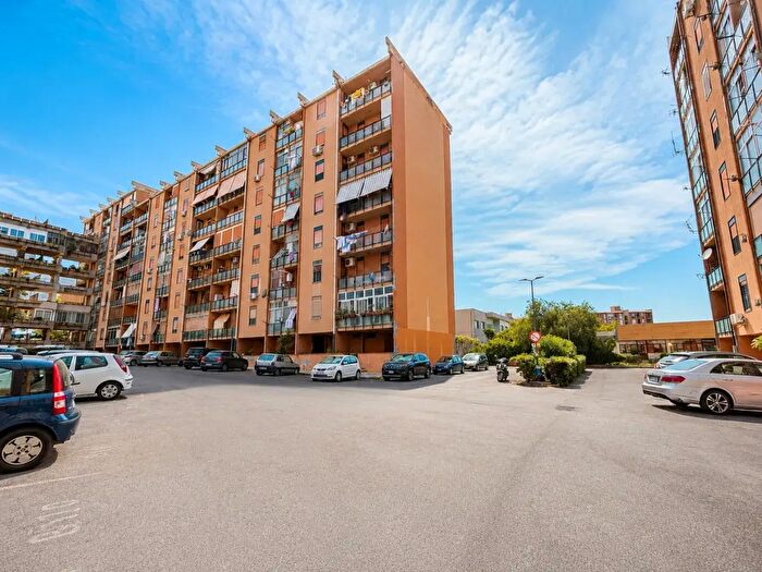 Appartamento con 5 locali in vendita in Via Sacco E Vanzetti, Palermo