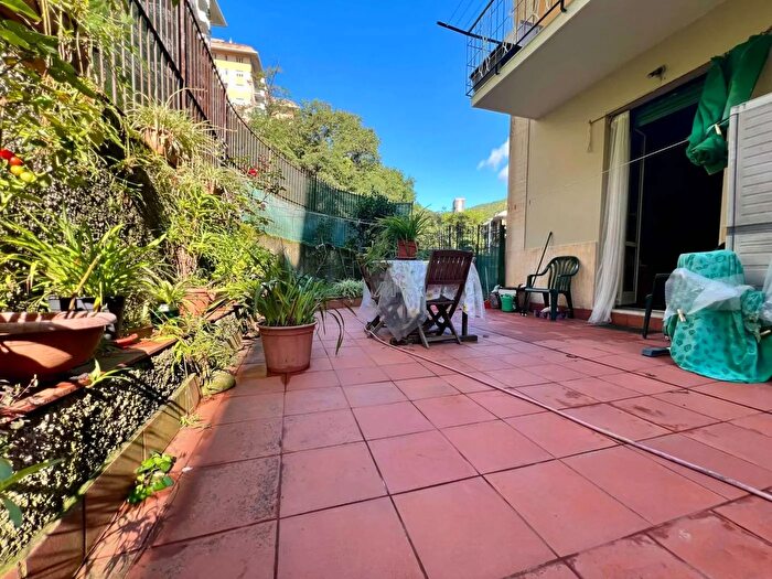 Appartamento trilocale in vendita in Via Rexello Genova, Genova