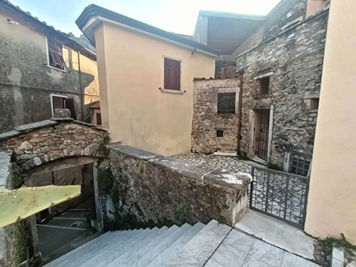 Appartamento con 7 locali in vendita in Azza Palest, Carrara