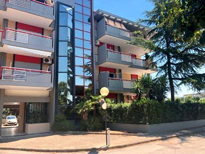 Appartamento quadrilocale in affitto in Via Padre Pio da Pietrelcina, Bitritto