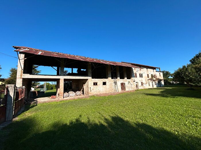 Casa con 5 locali in vendita in Via Enrico Toti, Rivignano Teor