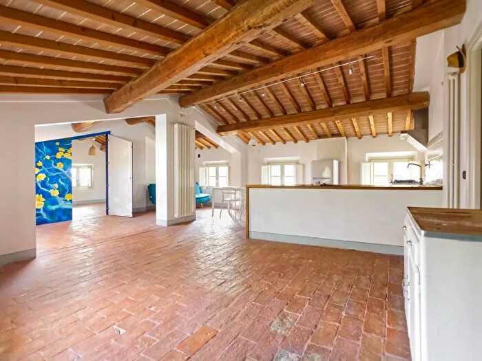 Appartamento trilocale in vendita in Calci