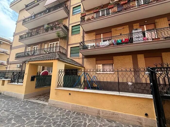 Appartamento quadrilocale in vendita in Via Stefano Pittaluga, Roma