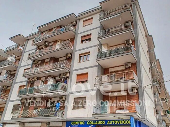 Appartamento trilocale in vendita in Via Lombardia, Taranto