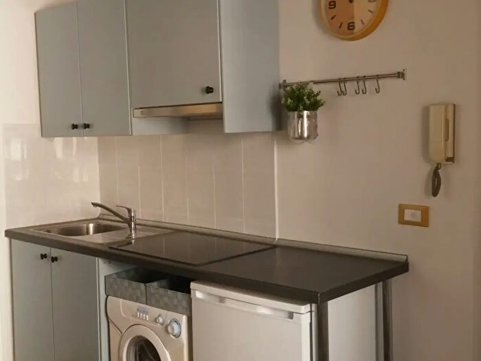 Appartamento monolocale in affitto in Via Volturno, Pavia