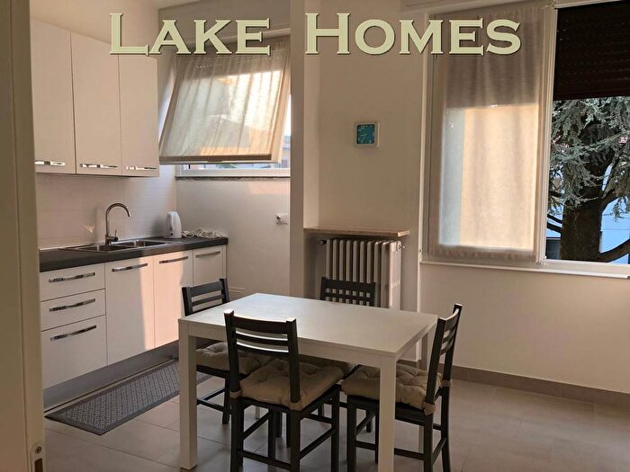 Appartamento trilocale in affitto in Centro, Sesto Calende