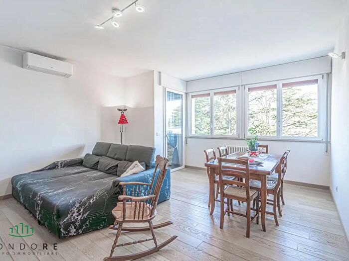 Appartamento trilocale in vendita in Via Giulio Verne, Bologna