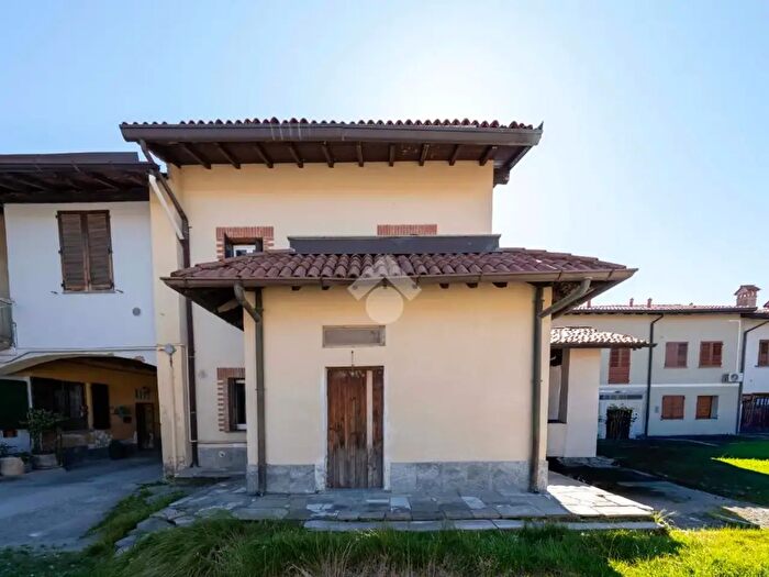 Casa con 5 locali in vendita in Via Cascina Caviana, Verano Brianza