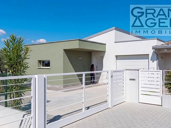 Casa con 6 locali in vendita in Via Don G Minzoni, Roverbella