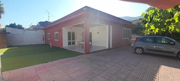 Casa con 5 locali in vendita in Via Fondo Crocco, Carini