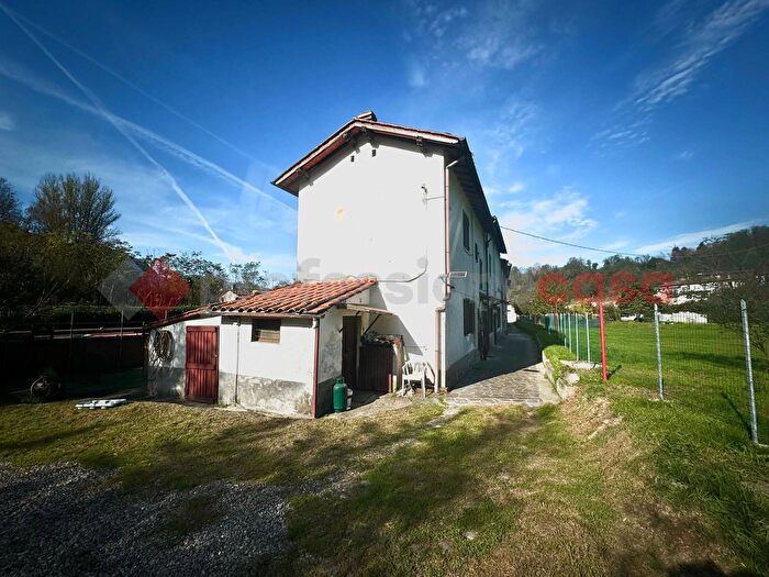 Casa con 15 locali in vendita in Via Serchio, Barga
