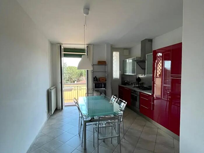 Appartamento trilocale in affitto in Via Sirtori, Firenze
