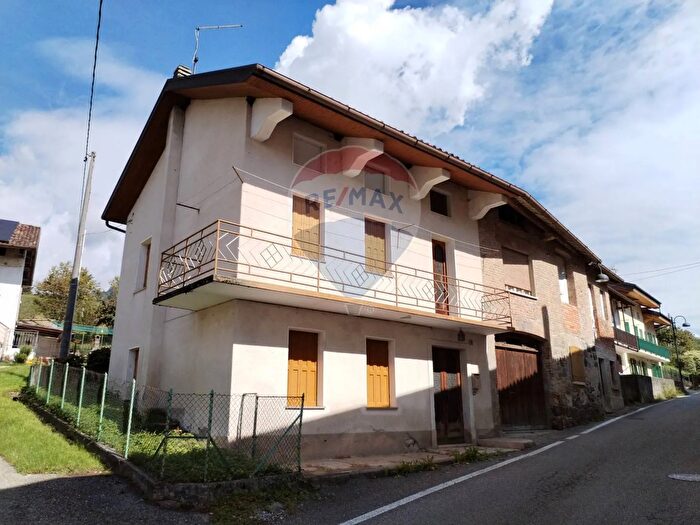 Casa con 11 locali in vendita in Via Menin, Cesiomaggiore