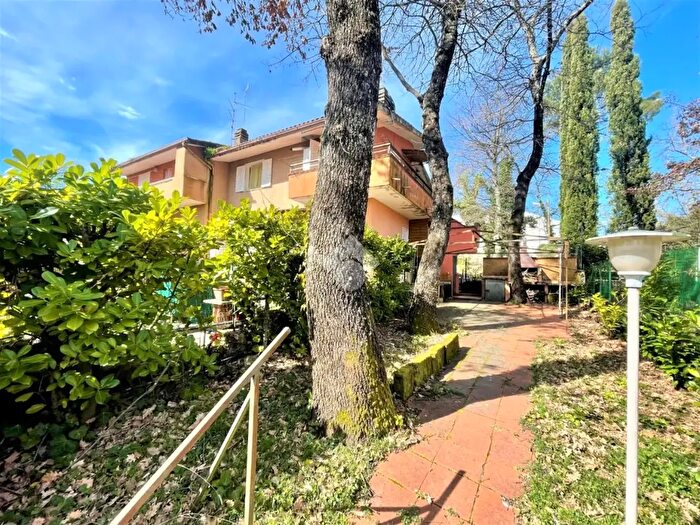 Casa bilocale in vendita in Via delle Querce, Valentano