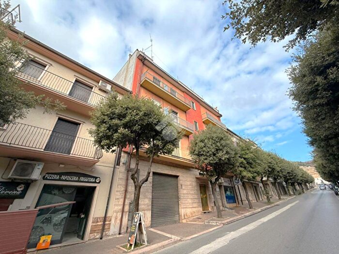 Appartamento con 5 locali in vendita in Via Foggia, San Giovanni Rotondo