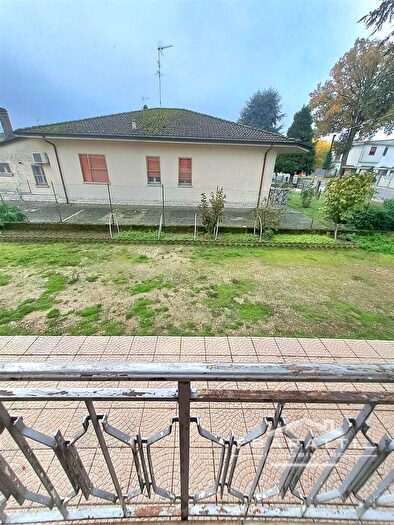 Casa con 6 locali in vendita in Sermide e Felonica
