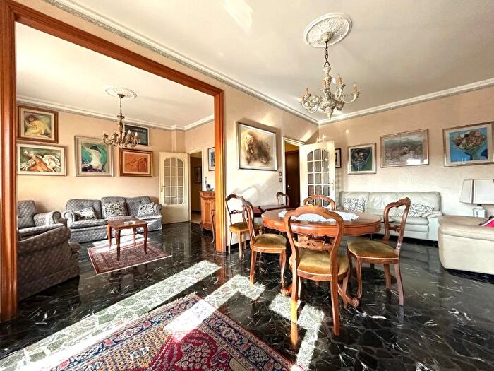 Appartamento con 7 locali in vendita in Corso Europa, Genova