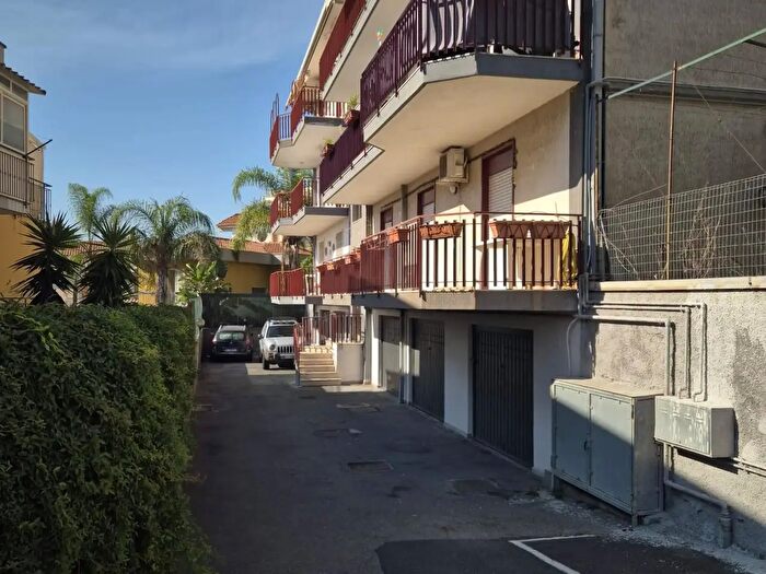 Appartamento quadrilocale in vendita in Via Duca di Furnari, Aci Castello