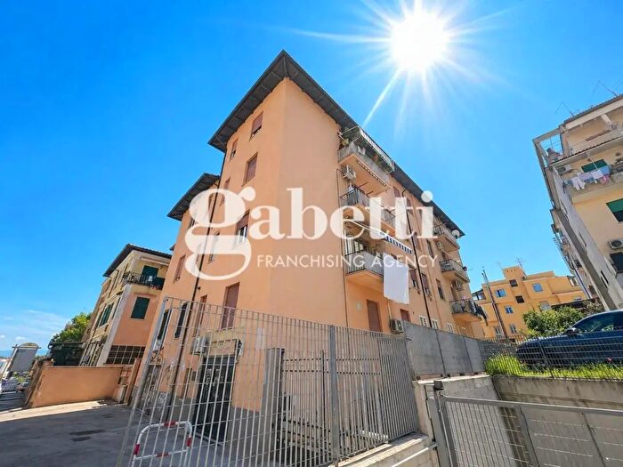 Appartamento trilocale in vendita in Via dei Gelsi, Roma
