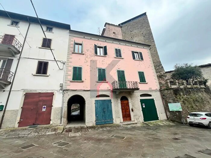 Appartamento con 6 locali in vendita in Via Roma, Portico E San Benedetto