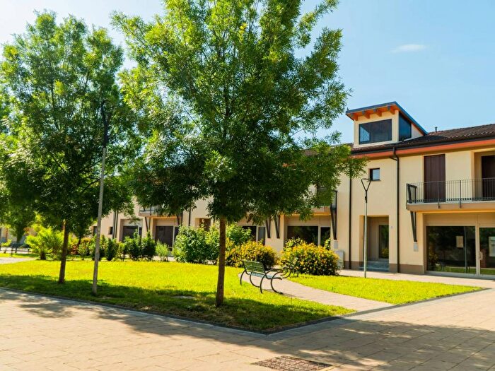 Appartamento trilocale in affitto in Via Torchio, San Felice, Cremona