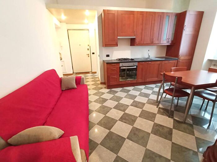 Appartamento bilocale in affitto in Via Breno, Lodi Brenta, Milano