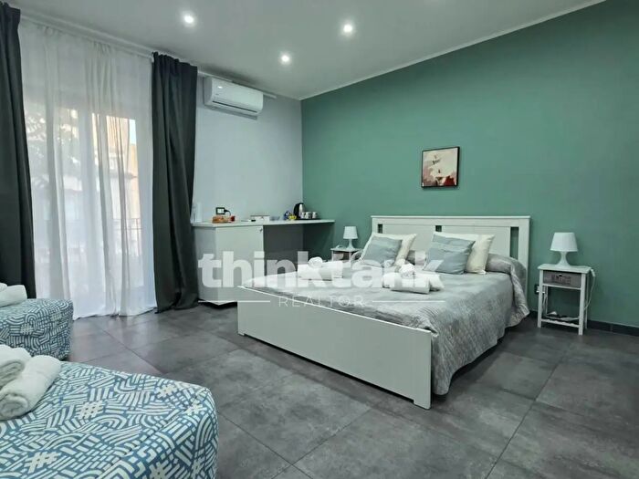 Appartamento con 5 locali in vendita in Via Rotonda Snc, Catania