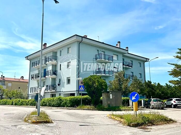 Appartamento quadrilocale in vendita in Via Romagna, Monte San Vito