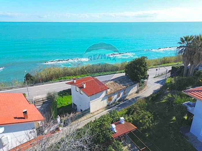 Casa con 6 locali in vendita in Cda Vallevò, Rocca San Giovanni