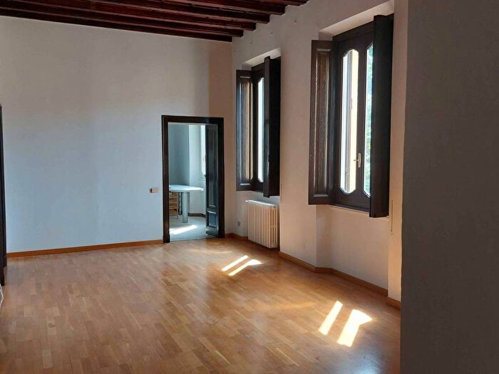 Appartamento quadrilocale in affitto in Via Castiglioni, Biumo Inferiore Superiore, Varese