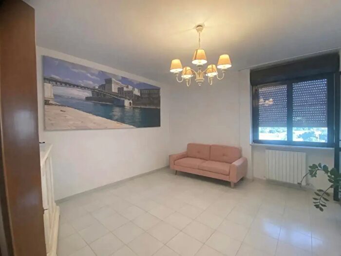 Appartamento quadrilocale in vendita in Piazza GBTedesco, Taranto