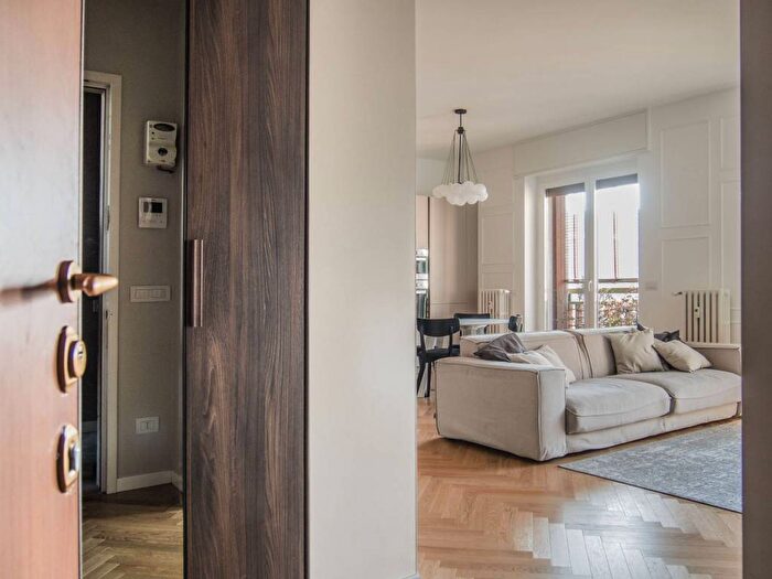 Appartamento trilocale in affitto in Via Savona, Solari, Milano