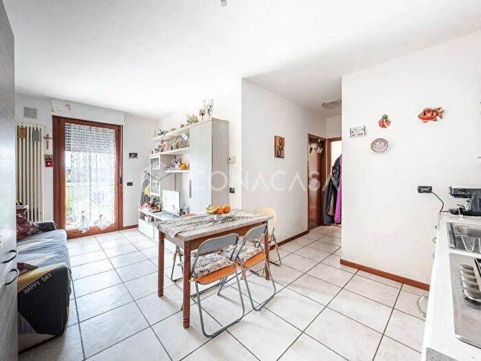 Appartamento quadrilocale in vendita in Strada Settecà c, Vicenza