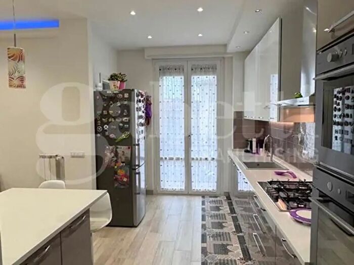 Appartamento con 5 locali in vendita in Firenze