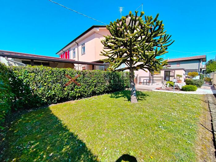 Appartamento trilocale in vendita in Via G Matteotti N Bis Cavarzere Ve, Cavarzere