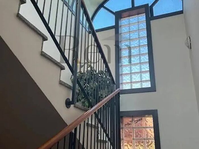 Appartamento con 6 locali in vendita in Via Foscolo, Treviso